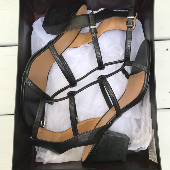 Report Signature Block Heel Sandals - Picture 5 of 7